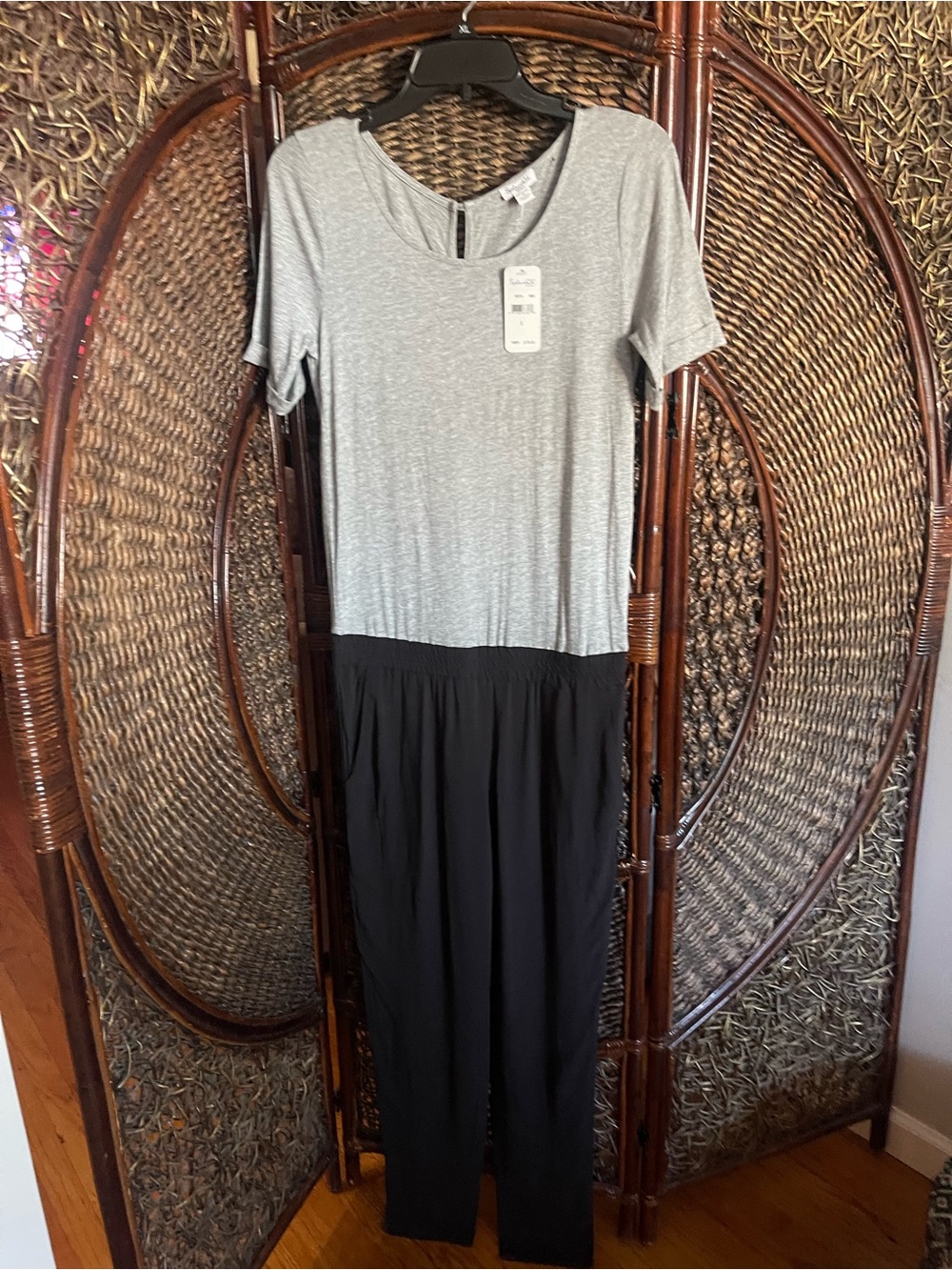 Splendid Gray Top with Black Skirt Long Sleeve  jumper